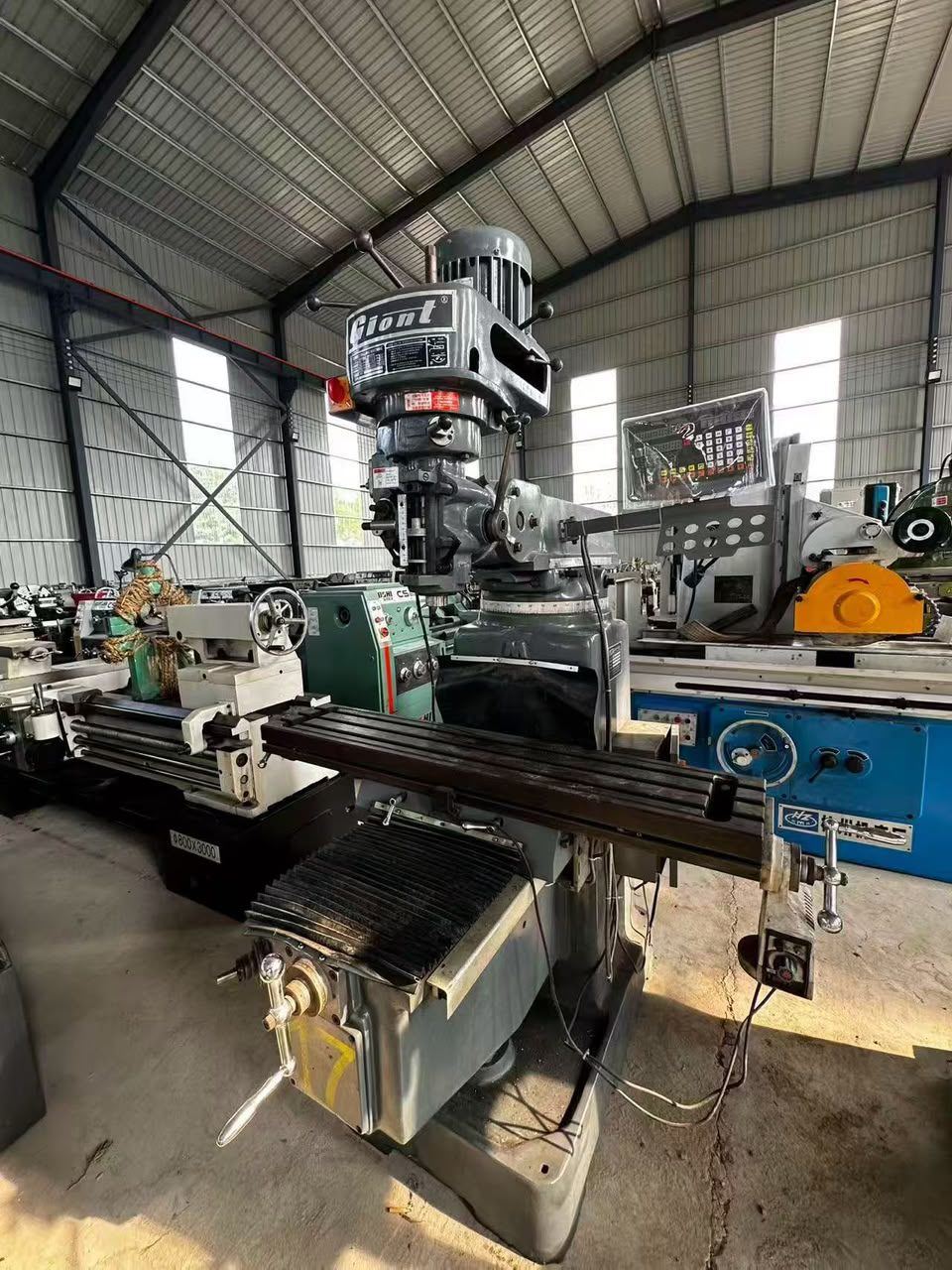 Milling machine